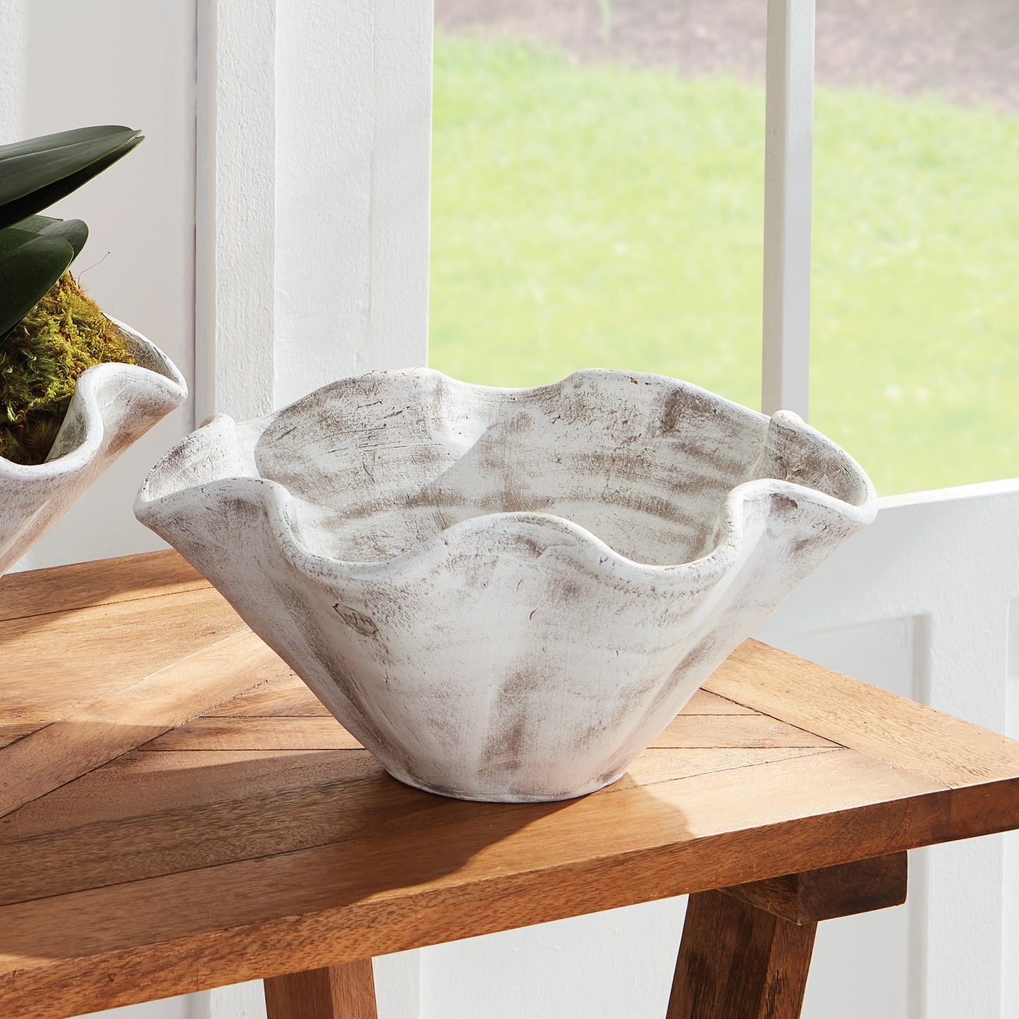 Wakefield Handmade Wiley Pot | 2 Sizes - Magnolia Lane co. Home + Garden + Gift