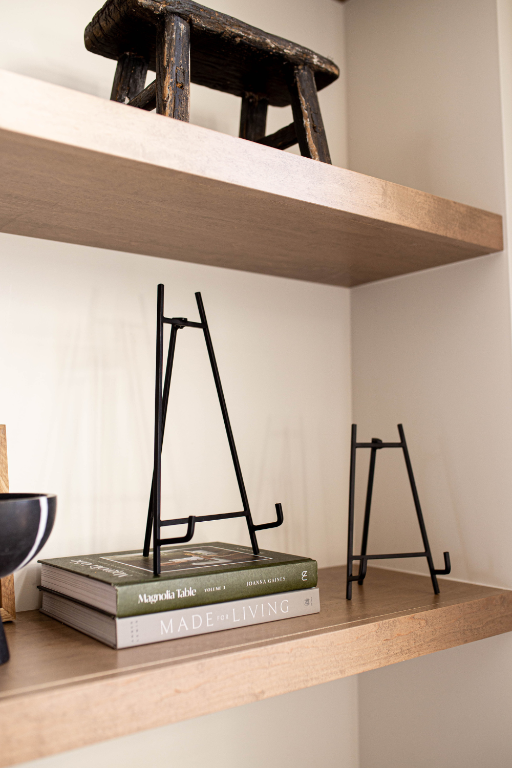 Art Photo Easel Black Iron Stand - Magnolia Lane co. Home + Garden + Gift