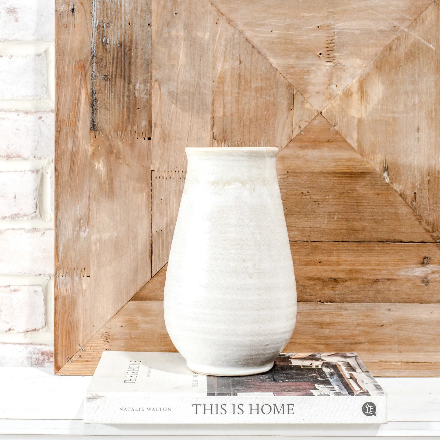 9.3" BEIGE/WHT DECO VASE - Magnolia Lane co. Home + Garden + Gift